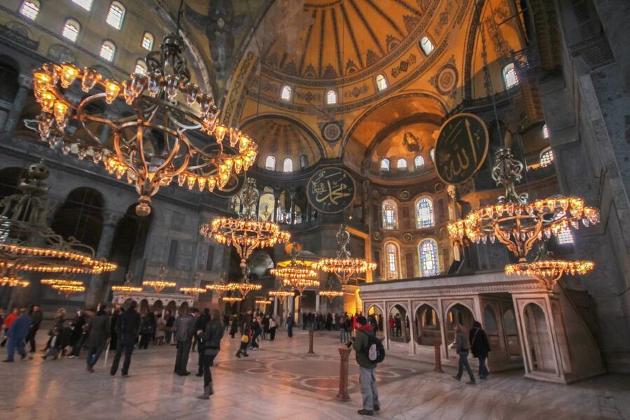 Istanbul Classics Tour - The Hippodrome’s monuments tell the Roman story