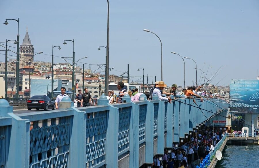 Istanbul: Colorful Fener & Balat Walking Tour w/Expert Guide - What guides add to the experience