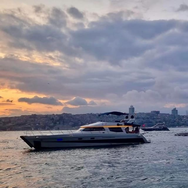 Istanbul: Daytime Bosphorus Yacht Cruise with Fruit & Snacks - The European shore from Galata to Ortaköy