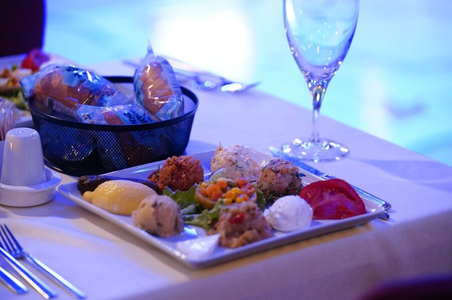Istanbul: Dinner Cruise and Entertainment with Private Table - Why the Bosphorus works so well after dark