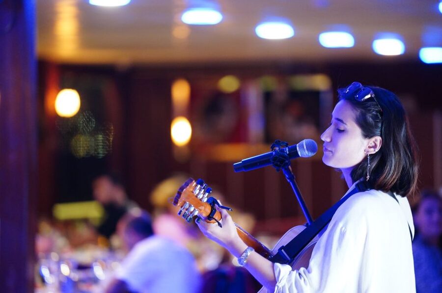 Istanbul: Dinner Cruise and Entertainment with Private Table - Folk dancing, belly dancing, and music