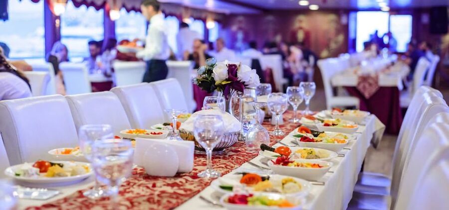 Istanbul: Dinner Cruise on the Bosphorus - What the boat setting is really like