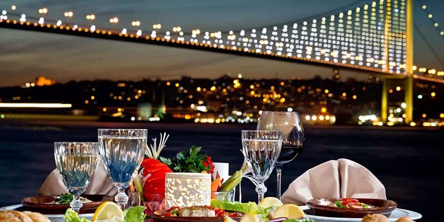 Istanbul: Dinner Cruise on the Bosphorus - Best for couples, families, and first-time visitors