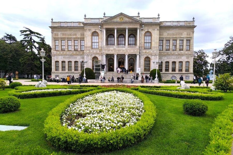 Istanbul: Dolmabahce Palace and Harem Skip-the-Line Ticket - Why Dolmabahçe Palace feels different from Topkapı