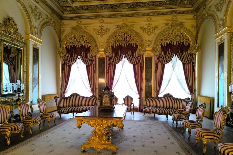 Istanbul: Dolmabahce Palace and Harem Skip-the-Line Ticket - The Harem: smaller, quieter, and more personal