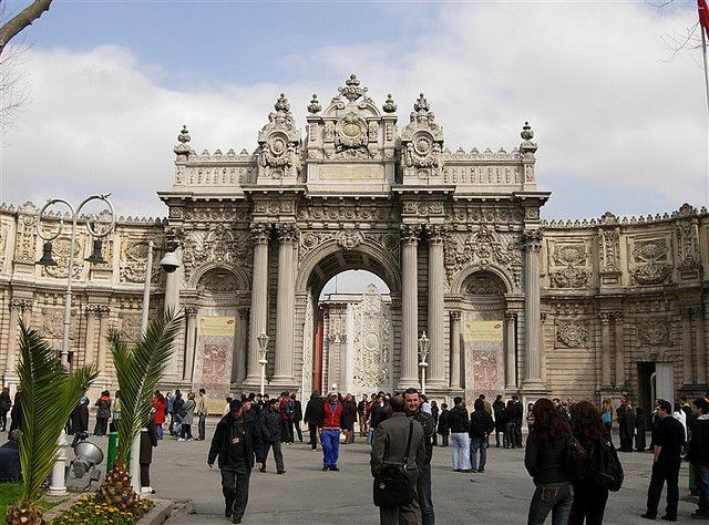 Istanbul: Dolmabahçe Palace and Uskudar Guided Tour - Is $354 per person a fair price?