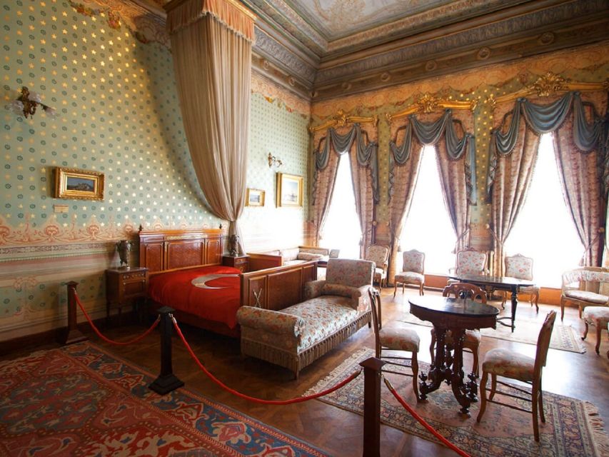 Istanbul: Dolmabahçe Palace and Uskudar Guided Tour - The guide can make or break this experience