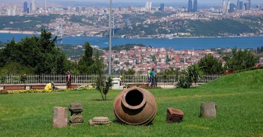 Istanbul: Europe and Asia Tour By Bus And Bosphorus Cruise - Inside the great Camlica Mosque
