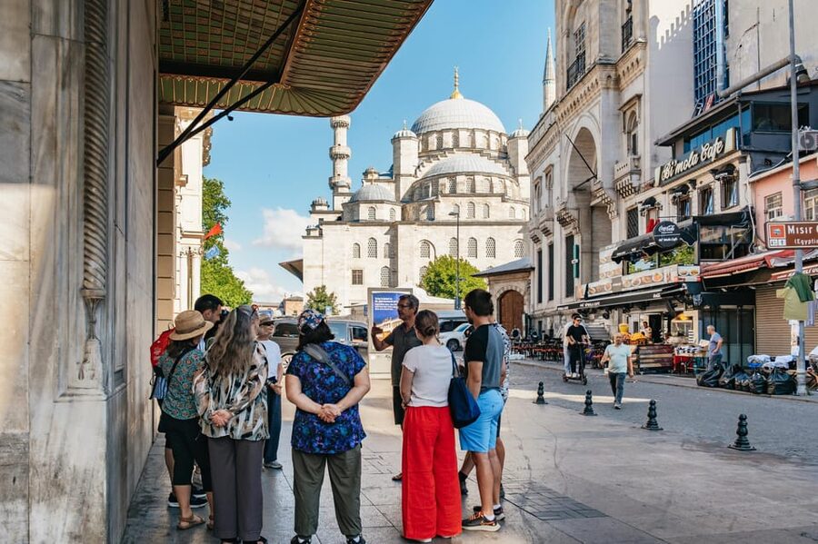 Istanbul: European and Asian Side Guided Foodie Walking Tour - What the $135 price really covers