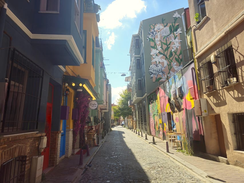 Istanbul: Fener & Balat Guided Tour through Colored Streets - Balat’s colored houses and café streets