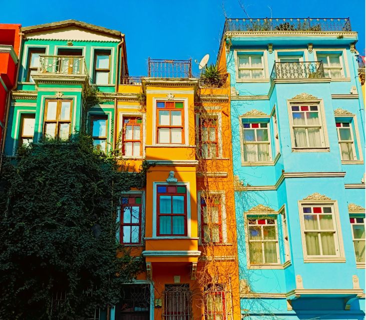 Istanbul: Fener Balat Half-day Guided Walking Tour - Colorful stairs and the old Greek school