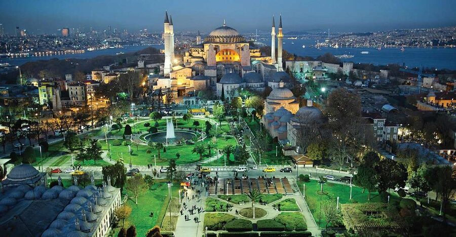 Istanbul: Full-Day Heritage Tour - One hour among the 4,000 shops of the Grand Bazaar