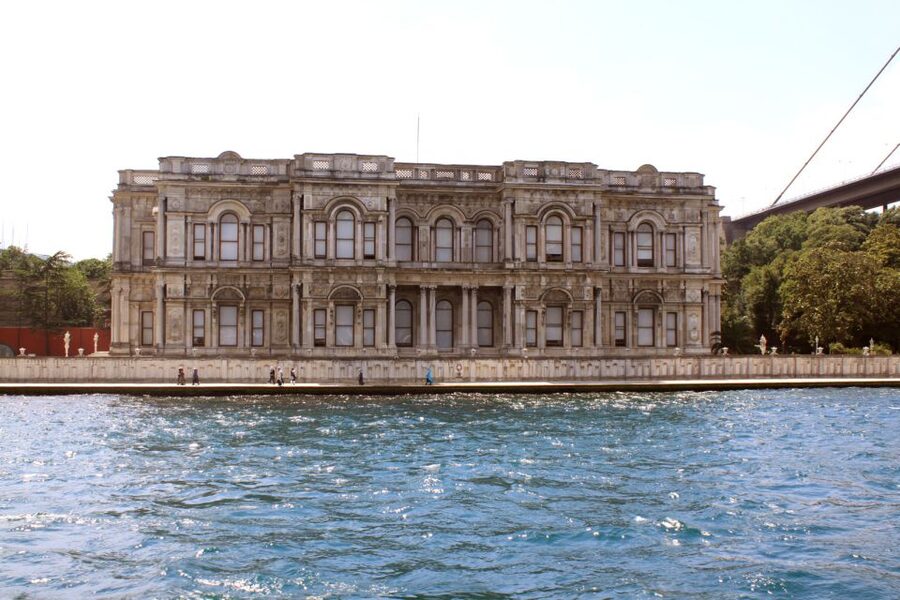 Istanbul: Full-Day Imperial & Asia Small Group Tour - Guide Style, Group Size, and Pace
