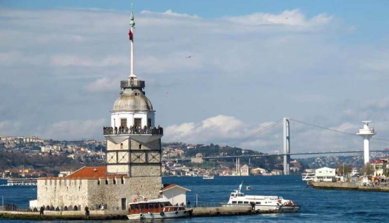 Istanbul: Guided Bosphorus Cruise & Golden Horn Bus Tour - Why this half-day tour works well in Istanbul