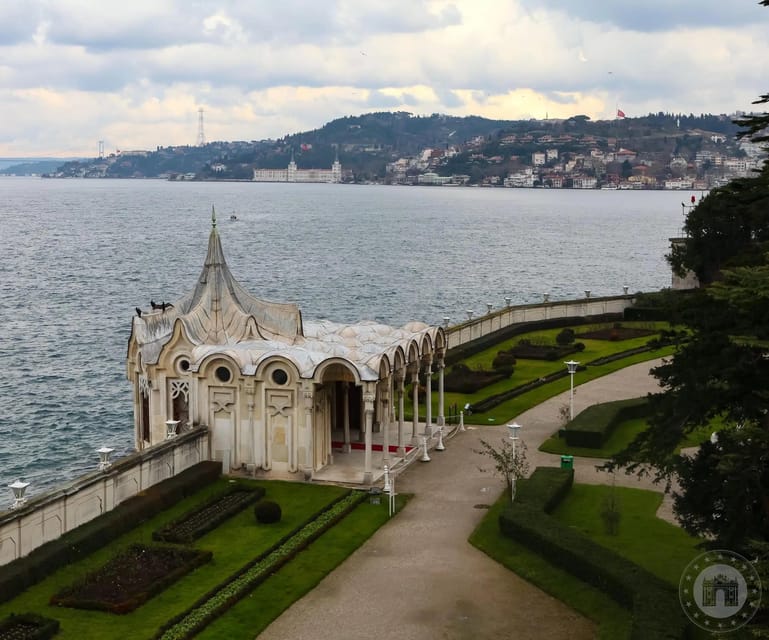 Istanbul: Hagia Sophia and Blue Mosque Tour with Tickets - The guide makes the short format work