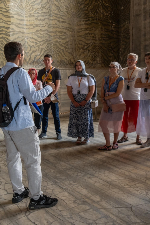 Istanbul: Hagia Sophia & Basilica Cistern Tour with Tickets - What the guide adds to the experience