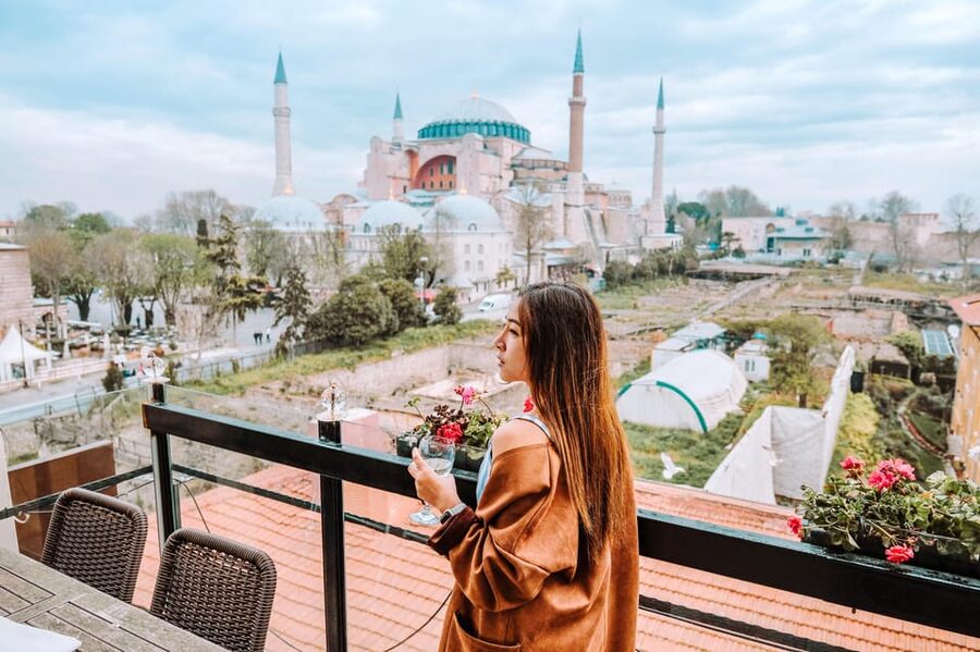 Istanbul: Hagia Sophia, Blue Mosque, & Basilica Cistern Tour - Why this compact Sultanahmet route works