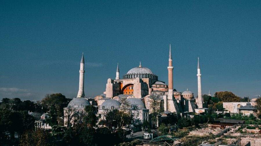 Istanbul: Hagia Sophia, Blue Mosque, Cistern & Bazaar Tour - Hagia Sophia: the tour’s biggest historical stop
