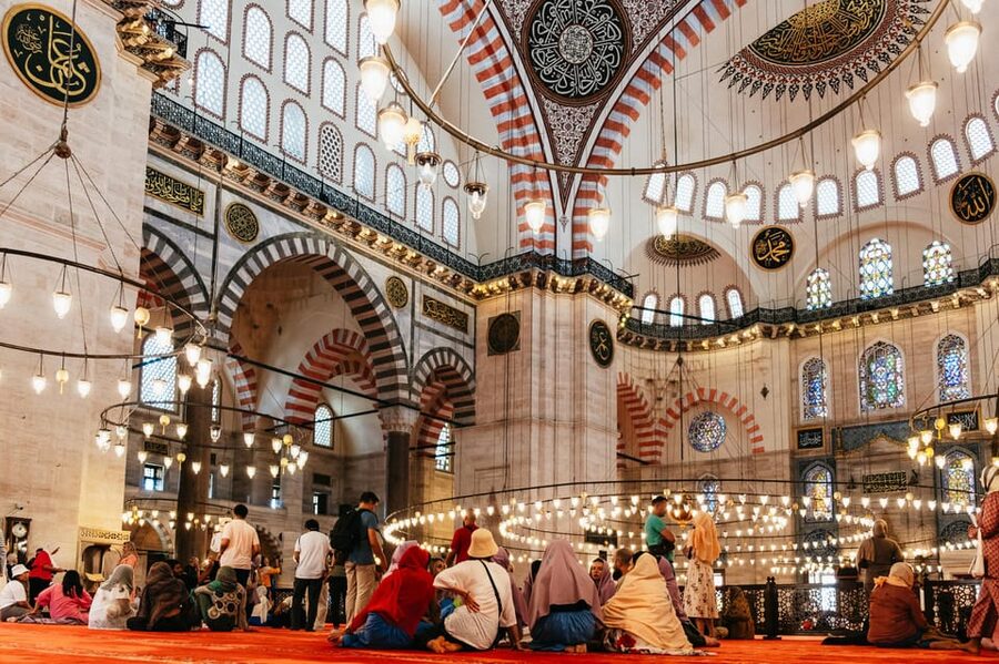Istanbul: Hagia Sophia, Blue Mosque, Suleymaniye Mosque Tour - Suleymaniye Mosque on Istanbul’s Third Hill