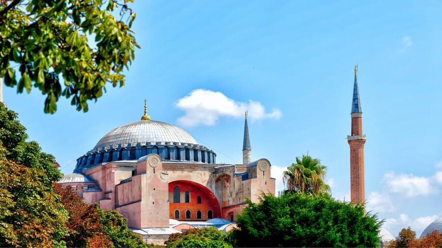 Istanbul: Hagia Sophia Guided Tour with Expert Guide - What the storytelling does best
