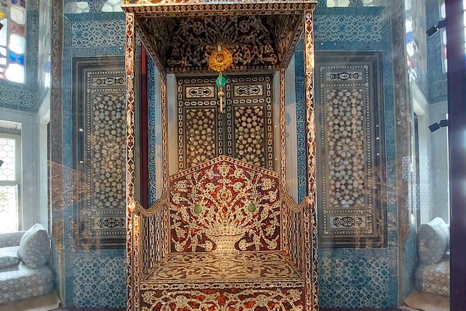 Istanbul Highlights! Blue Mosque, Hagia Sophia, Topkapı and More! - Hagia Irene and the streets around the palace
