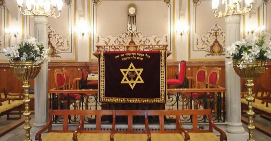 Istanbul: Jewish District 3-Hour Walking Tour - Synagogues, permissions, and the Ashkenazi visit