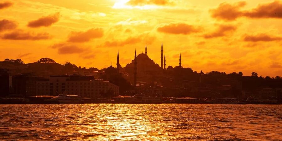 Istanbul: Morning or Sunset Cruise with Guide and Snacks - Meeting at Kabataş without a last-minute scramble