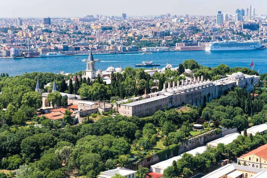 Istanbul: Old City Tour and Luxury Sunset Bosphorus Cruise - Palaces, bridges, and both shores at sunset