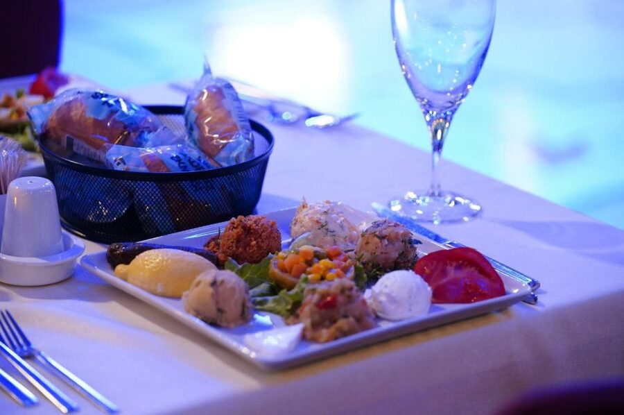 Istanbul: Pasha Istanbul Dinner Cruise - The three-hour evening schedule