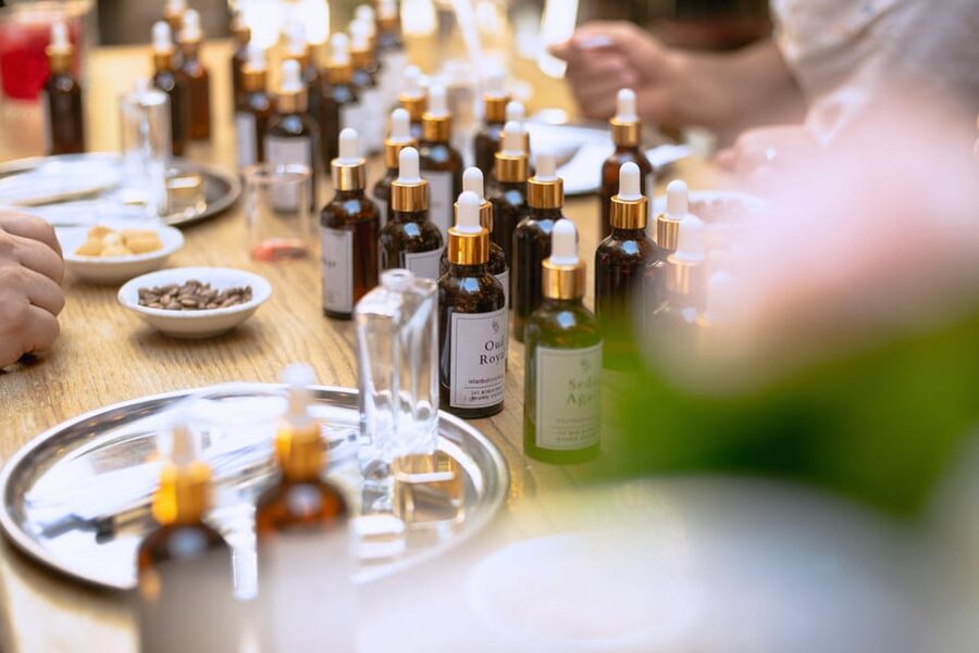 Istanbul: Perfume Making Workshop with Snacks and Drinks - Building a scent that suits you