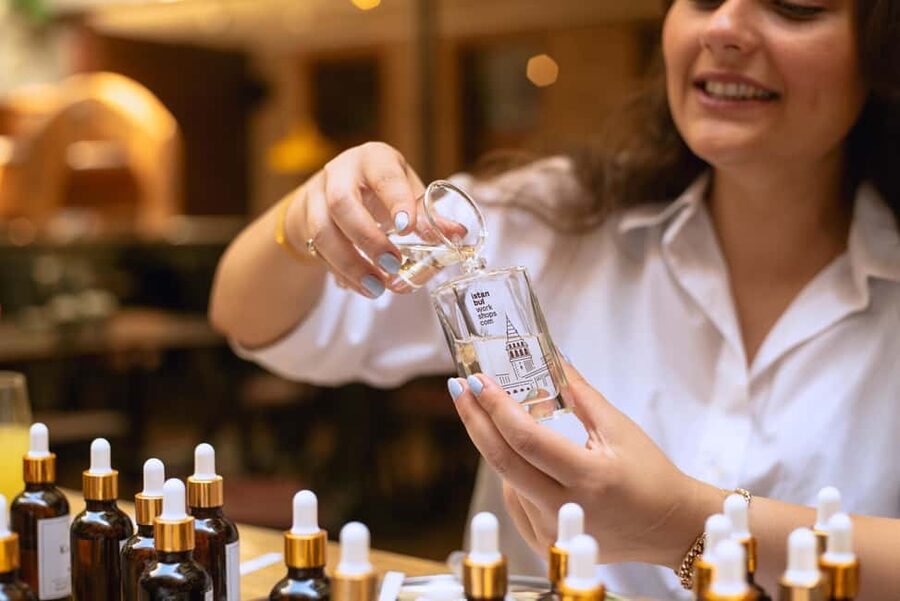 Istanbul: Perfume Making Workshop with Snacks and Drinks - Naming and labeling your 50ml bottle