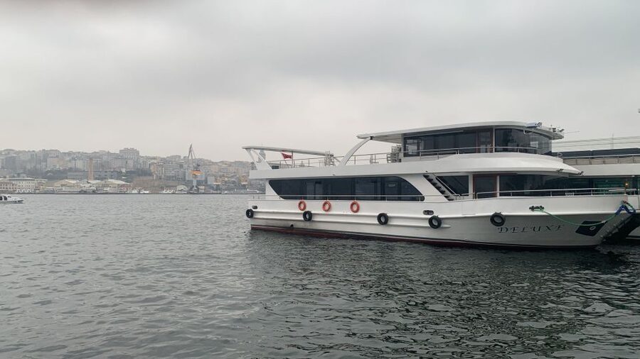 Istanbul: Princes' Islands Tour with Lunch and Transfers - Lunch on the boat, with sensible expectations