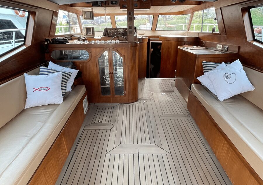 Istanbul: Private Bosphorus Cruise on Luxury Yacht - From Karakoy to the first wide views