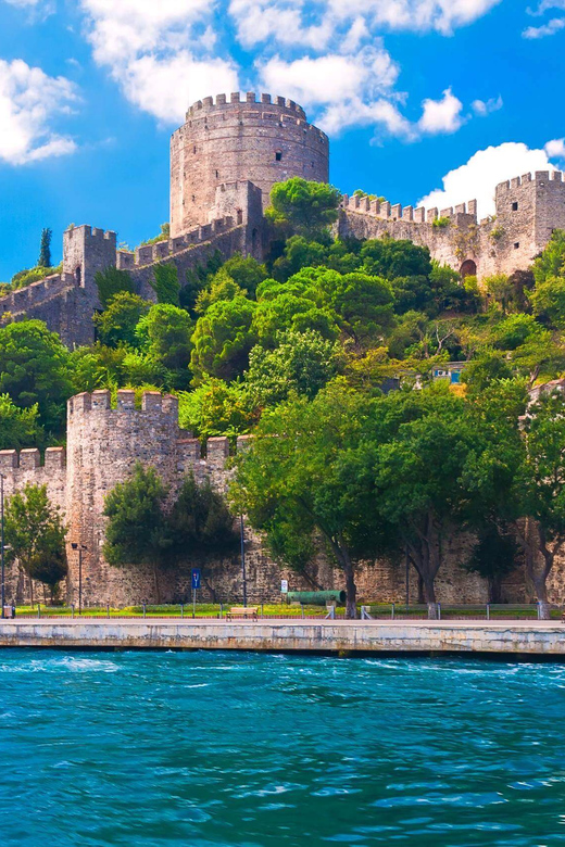 Istanbul: Private Bosphorus Strait Sightseeing Yacht Cruise - Service, comfort, and the private setting