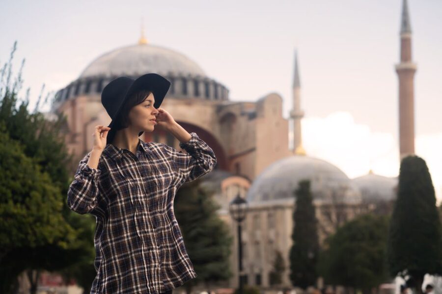 Istanbul: Private photoshoot at Hagia Sophia&Blue Mosque - Key points to know before booking