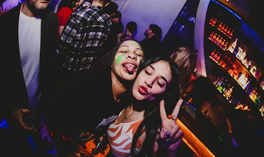 Istanbul: Rooftop Pub Crawl with Party Bus - VIP entry saves time, but not all spending