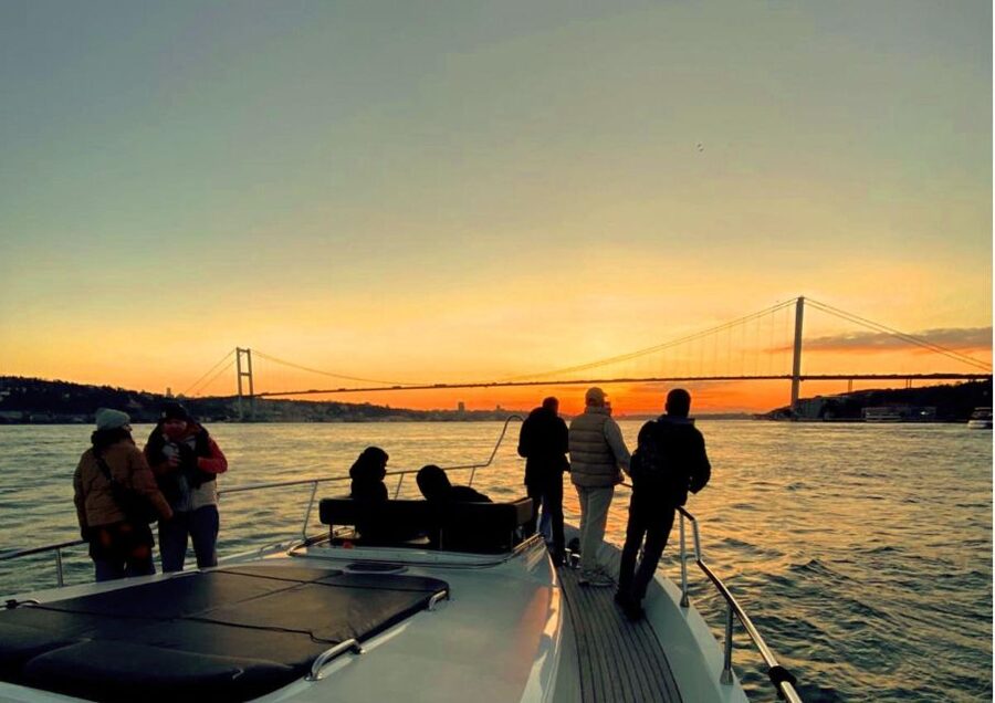 Istanbul: Small-Group Luxury Yacht Sunset Cruise w/ Snacks - Istanbul at Sunset, Seen From the Bosphorus