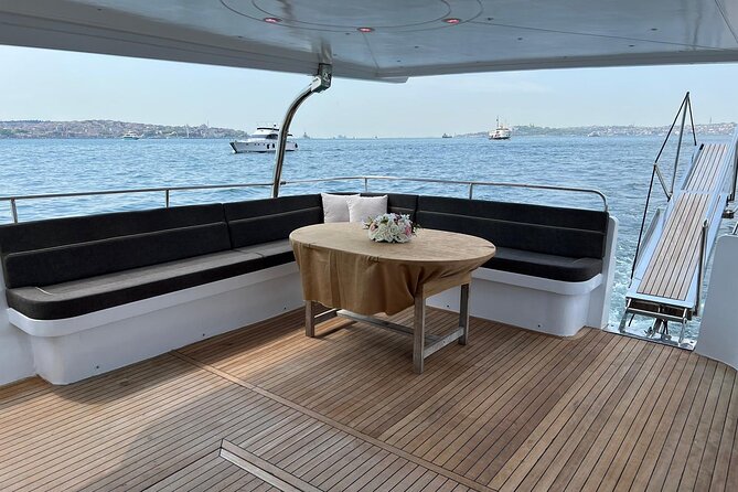 Istanbul: Small-Group Yacht Cruise with Snacks, Sunset or Daytime - Dolmabahçe Palace and the Ortaköy Mosque