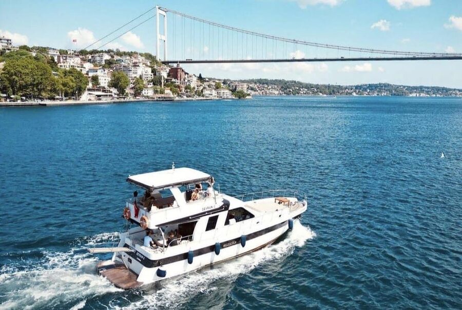 Istanbul: Small Group Yacht Tour with Unlimited Wine - Key points at a glance