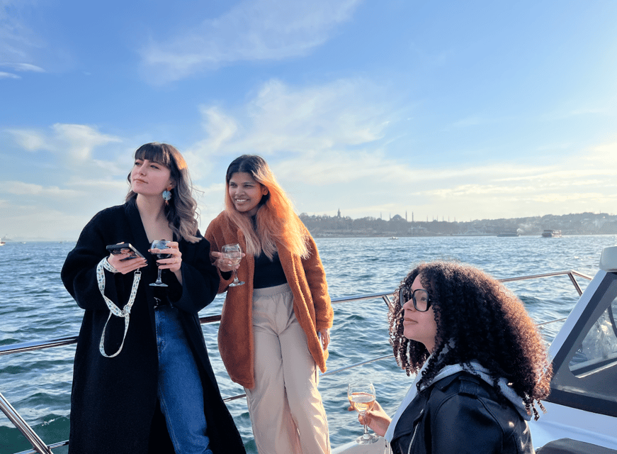 Istanbul: Small Group Yacht Tour with Unlimited Wine - Maiden’s Tower and the return along the strait