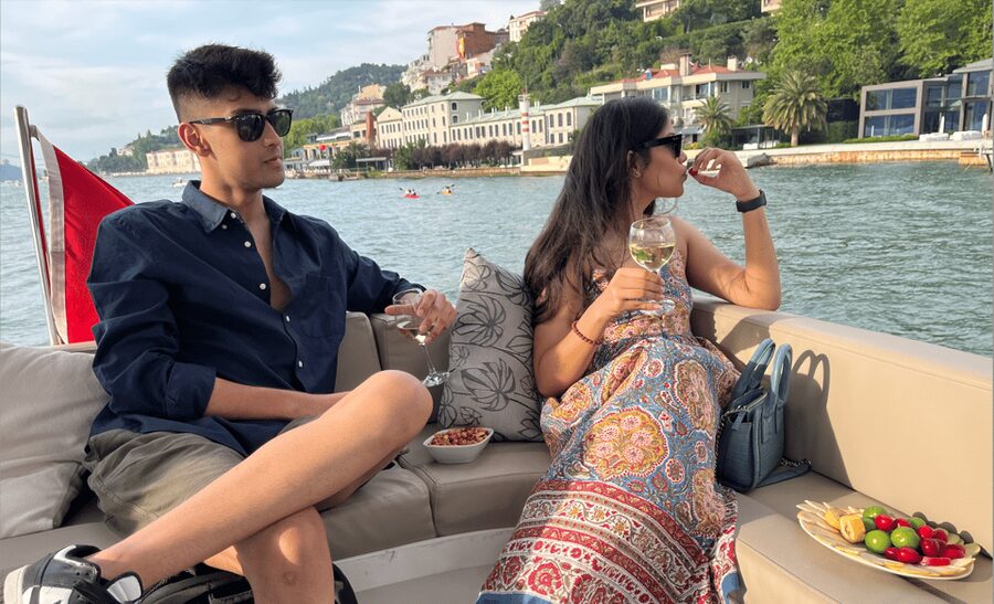 Istanbul: Small Group Yacht Tour with Unlimited Wine - Unlimited wine, fruit, and nuts