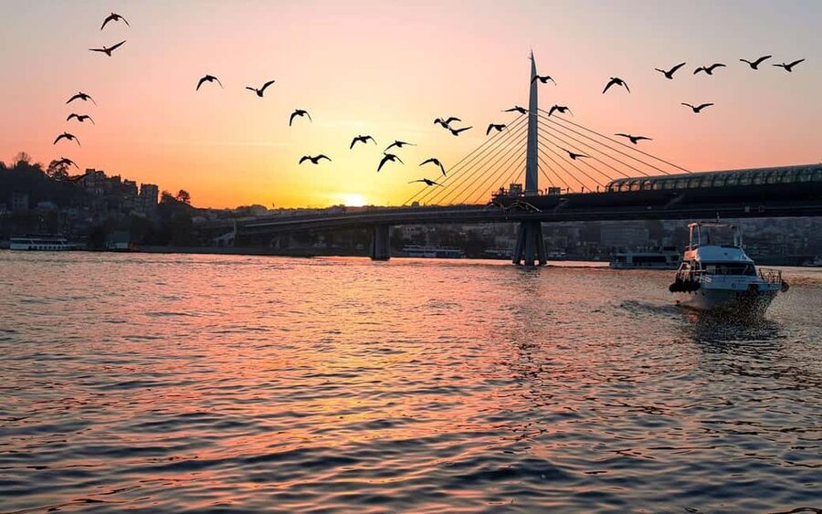 Istanbul: Sunset Bosphorus Yacht Cruise with A break on Asia - Key points to know before booking