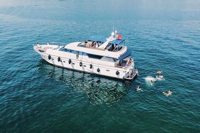 Istanbul Sunset Yacht Cruise on the Bosphorus with Transfers - Anadolu Hisarı and Küçüksu Pavilion