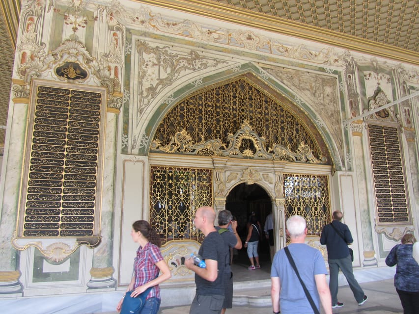 Istanbul: Topkapi, Hagia Sophia and Basilica Cistern Tour - What the four-hour pace feels like