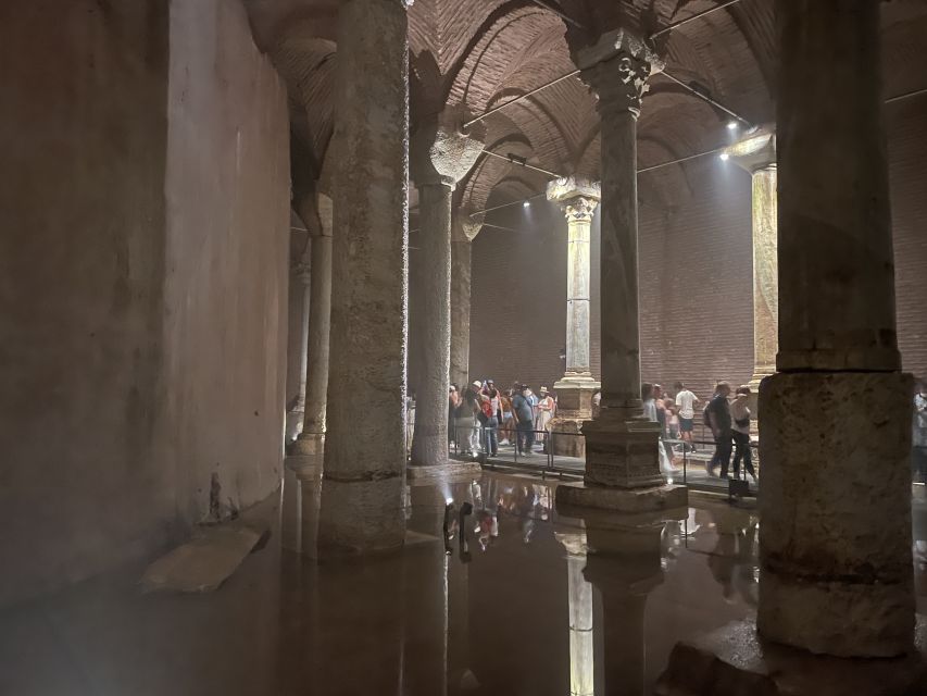 Istanbul: Topkapi, Hagia Sophia and Basilica Cistern Tour - Starting in Sultanahmet or at Galataport