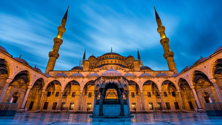 Istanbul: Tour of Hagia Sophia and Blue Mosque By Night - What the evening timing really gives you