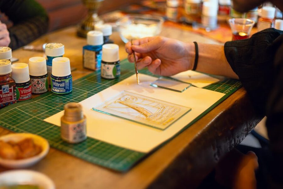 Istanbul: Traditional Stained Glass Painting Workshop - A warm class led by Eda and the local team