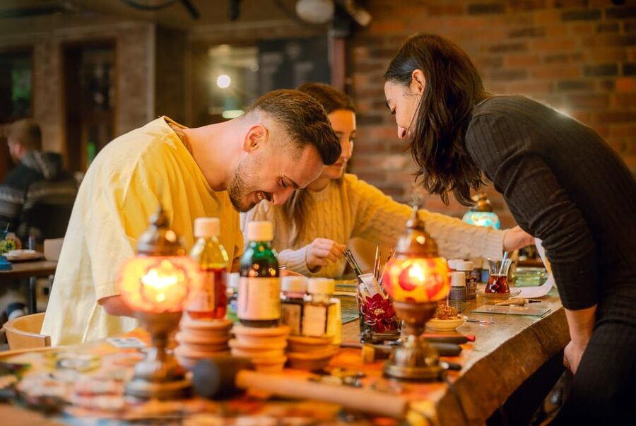 Istanbul: Traditional Stained Glass Painting Workshop - The limits of the cultural explanation