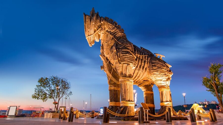Istanbul: Troy Guided Bus Tour with Ferry Tickets & Lunch - Eceabat lunch and the first useful break