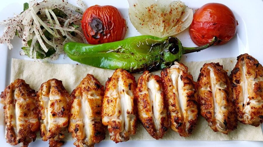 Istanbul: Turkish Food Tour in Kadikoy Across the Bosphorus - What your guide adds to every bite